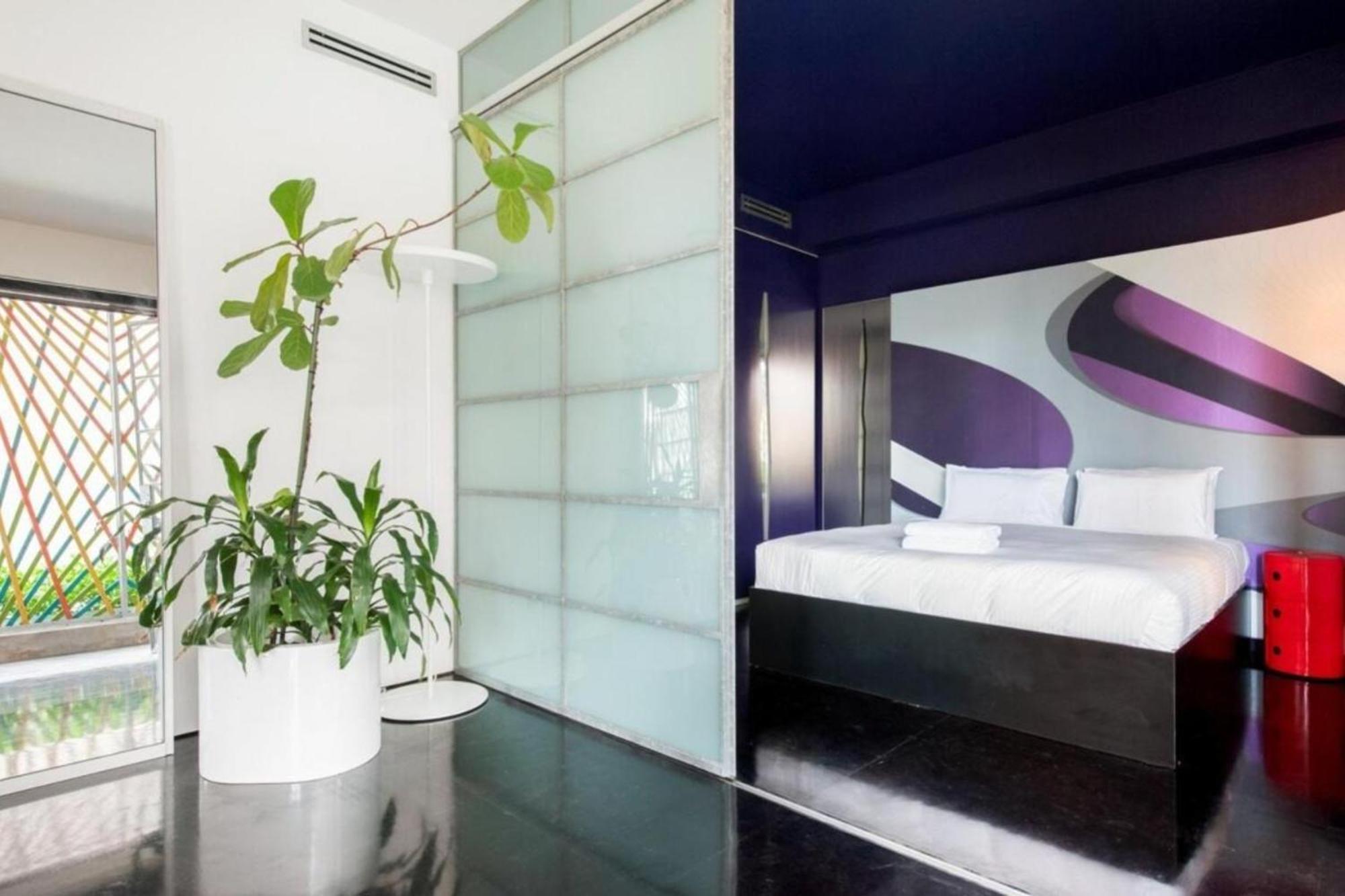 Stunning Potts Point Pad In Iconic 'yellow House' Apartment Sydney